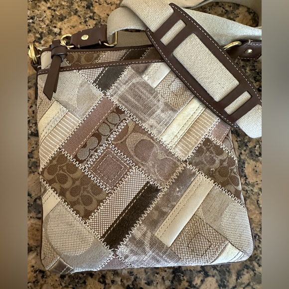 Coach tan patchwork stitch messenger crossbody bag - Picture 5 of 8